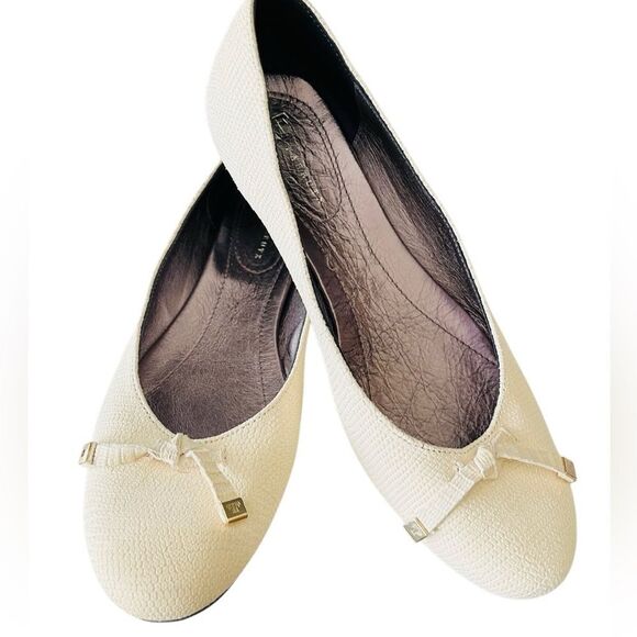 FARRUTX All leather cream ballerina flats, tie front, EU 38, size 7.5. - Picture 7 of 9